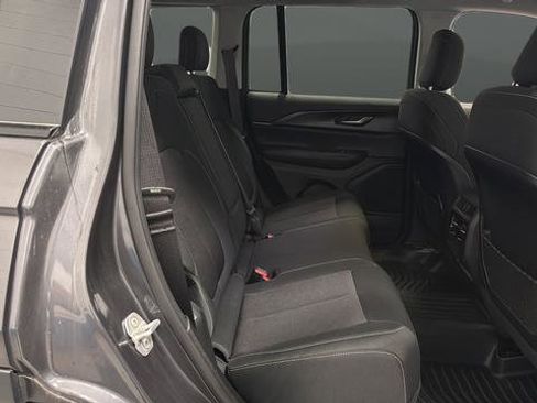 Certified 2023 Jeep Grand Cherokee Laredo image 24