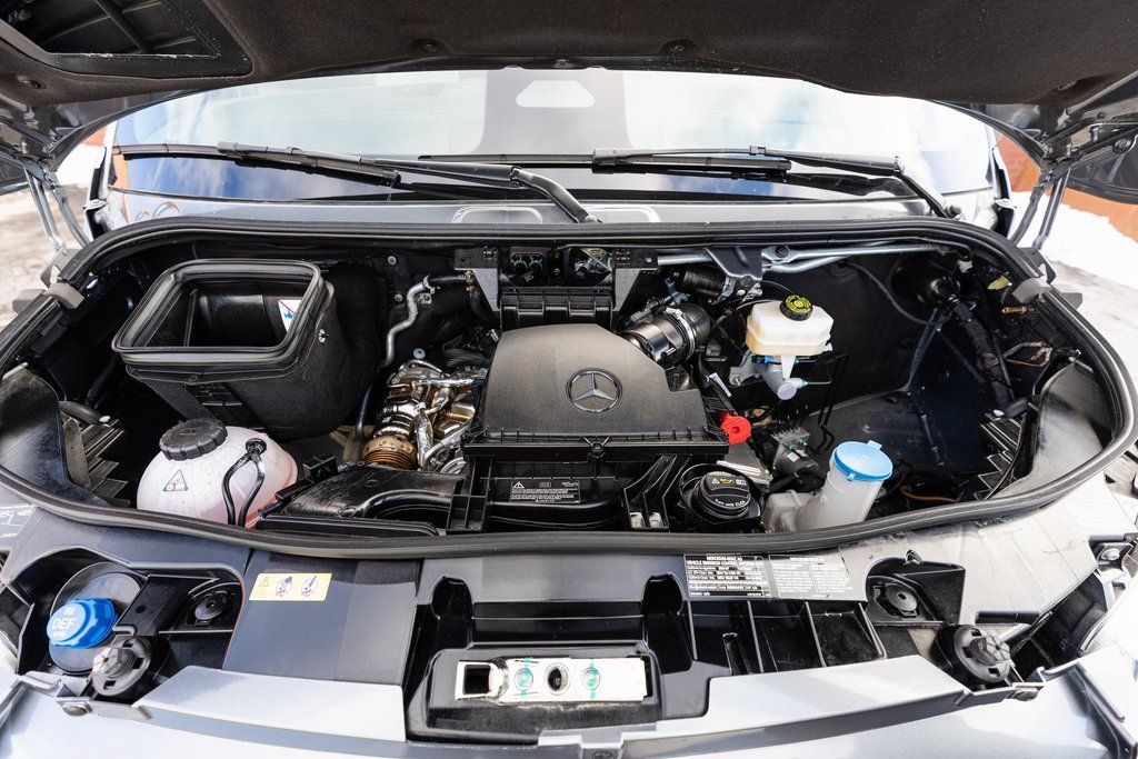 Used 2025 Mercedes-Benz Sprinter 2500 image 32