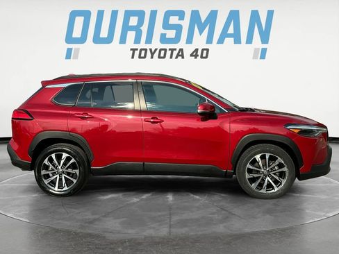 Certified 2024 Toyota Corolla Cross XLE image 9