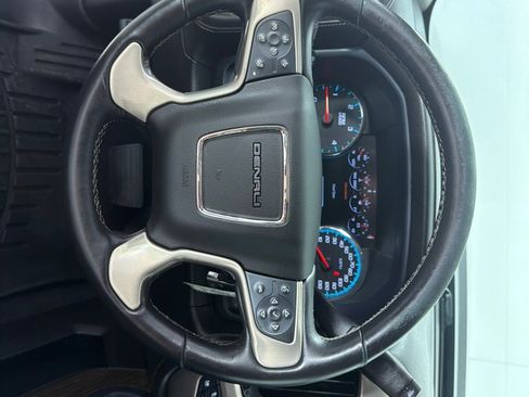 Used 2018 GMC Sierra 2500 Denali w/ Duramax Plus Package AWD/4WD image 13