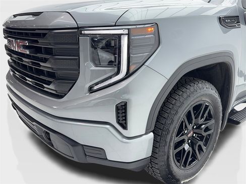 Used 2025 GMC Sierra 1500 Pro w/ Graphite Edition image 5