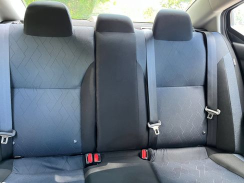 Used 2025 Nissan Versa SV FWD image 31