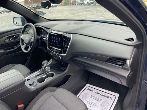 Used 2023 Chevrolet Traverse LT FWD image 32