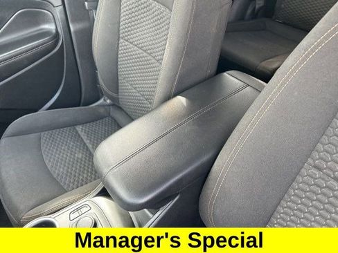 Used 2020 GMC Terrain SLE w/ Driver Convenience Package AWD/4WD image 29