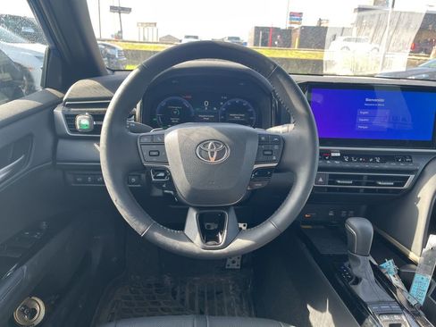 Used 2025 Toyota Camry XSE FWD image 25