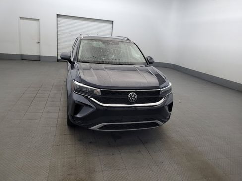 Used 2024 Volkswagen Taos SE FWD image 14