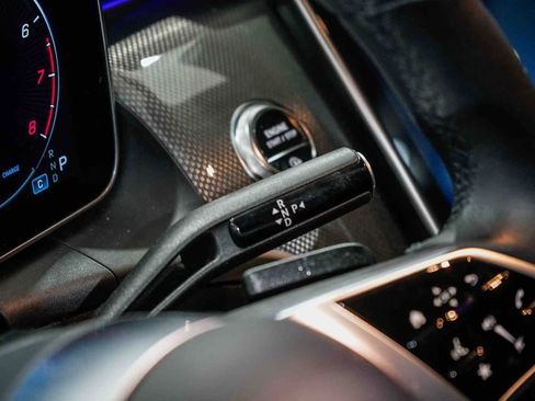 Used 2024 Mercedes-Benz GLC 300 4MATIC image 20