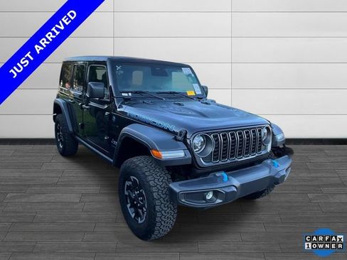 Used 2025 Jeep Wrangler Unlimited Rubicon 4xe w/ Convenience Group AWD/4WD image 3