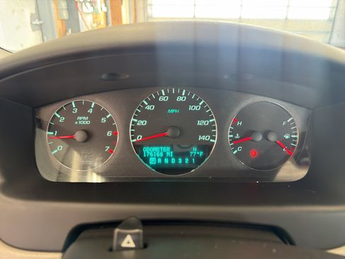 Used 2009 Chevrolet Impala LTZ FWD image 18