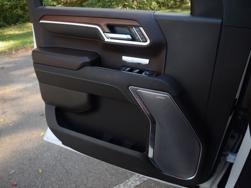 Used 2023 GMC Sierra 1500 Denali w/ Denali Reserve Package image 18