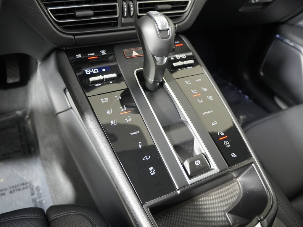 Certified 2026 Porsche Macan S AWD/4WD image 32