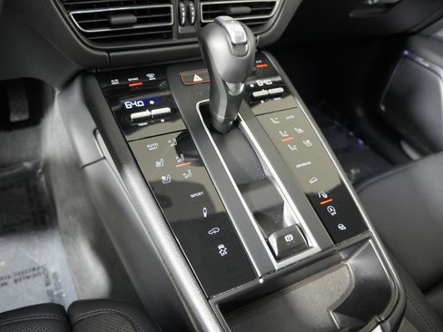 Used 2026 Porsche Macan S AWD/4WD image 32