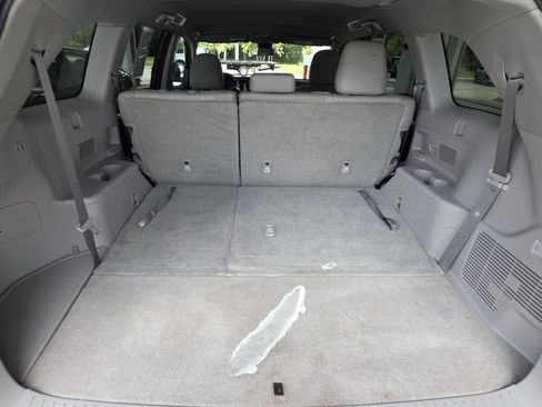 Used 2018 Toyota Highlander Plus FWD image 13