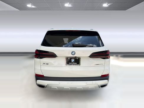 Used 2025 BMW X5 xDrive50e AWD/4WD image 10