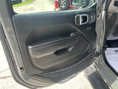 Used 2021 Jeep Wrangler Sport AWD/4WD image 13