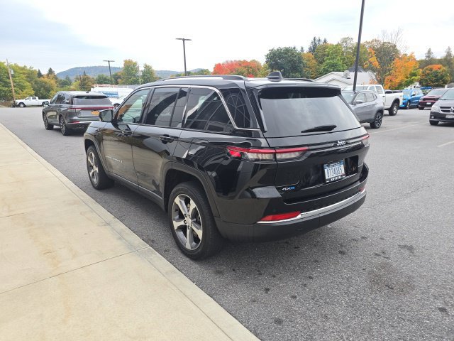 Used 2023 Jeep Grand Cherokee 4WD 4xe image 4