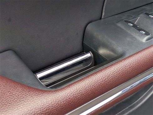 Used 2024 Ford Expedition Limited image 12