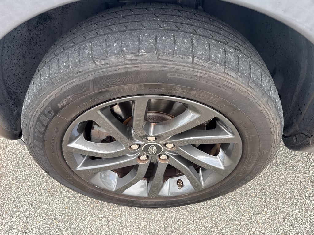 Used 2018 Land Rover Discovery Sport SE AWD/4WD image 10