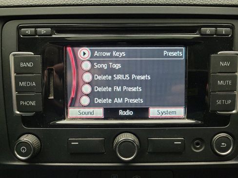 Used 2015 Volkswagen Jetta SE FWD image 25