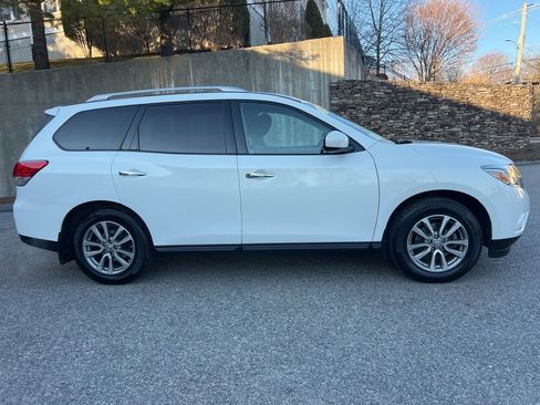 Used 2014 Nissan Pathfinder SV image 6