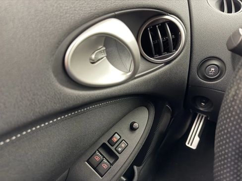Used 2016 Nissan 370Z Coupe RWD image 14