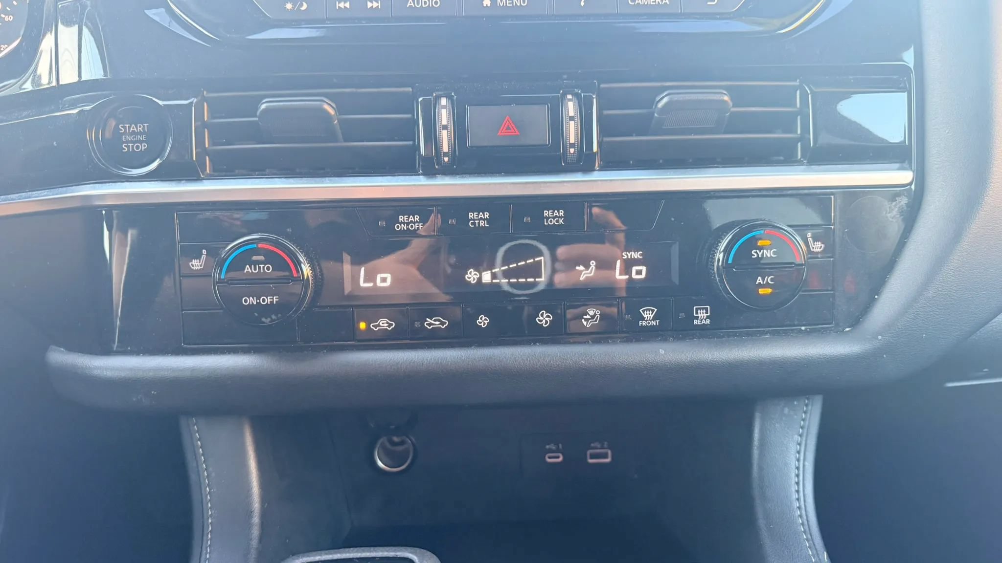 Used 2025 Nissan Pathfinder SV AWD/4WD image 24