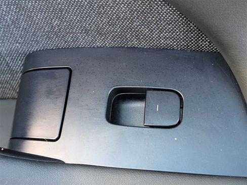 Used 2022 Tesla Model X Plaid image 37