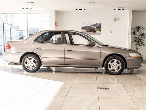 Used 2000 Honda Accord EX image 1