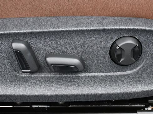 Used 2022 Volkswagen Passat 2.0T image 35