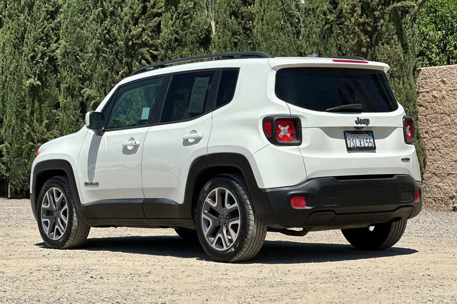 Used 2016 Jeep Renegade Latitude FWD image 6