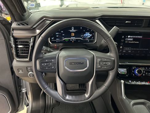 Used 2025 GMC Sierra 2500 Denali Ultimate AWD/4WD image 16