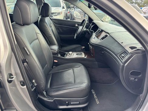 Used 2011 Hyundai Genesis 3.8 w/ Technology Pkg 4 image 16