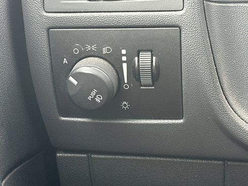 Used 2010 Dodge Challenger R/T image 30