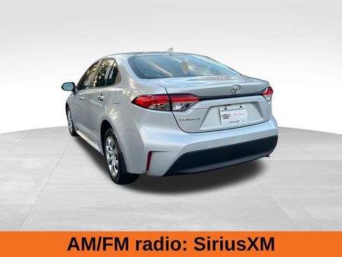 Used 2025 Toyota Corolla LE image 3
