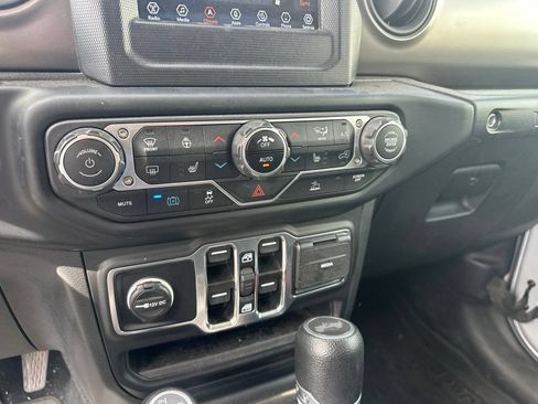 Used 2023 Jeep Wrangler Unlimited w/ Cold Weather Group AWD/4WD image 16