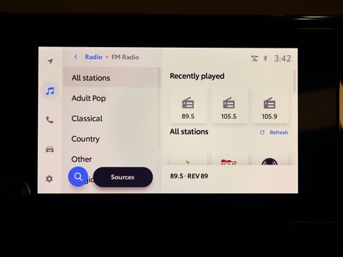 Used 2024 Toyota RAV4 LE image 31