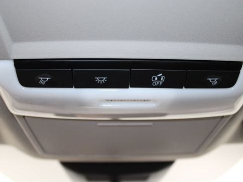 Used 2025 Nissan Sentra SV FWD image 47