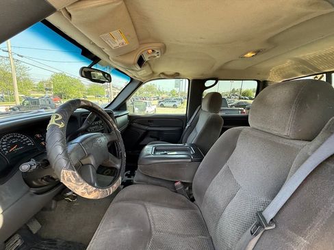 Used 2006 Chevrolet Silverado 3500 LT w/ Heavy-Duty Power Package image 13