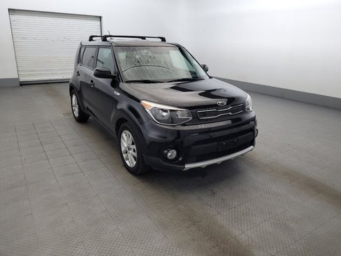 Used 2018 Kia Soul + FWD image 13