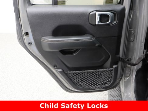 Used 2021 Jeep Wrangler Unlimited Sahara image 26