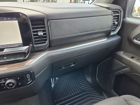 Used 2024 Chevrolet Silverado 1500 LT image 27