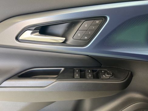 New 2026 Chevrolet Equinox EV LT w/ Convenience Package II FWD image 20