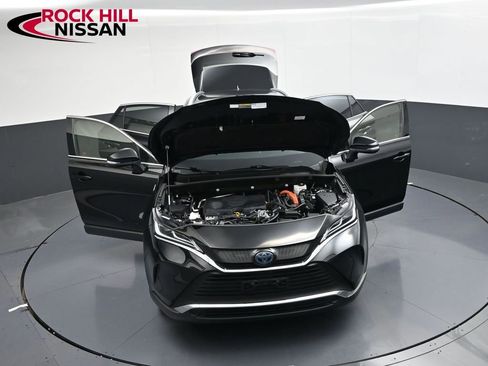 Used 2021 Toyota Venza XLE image 36