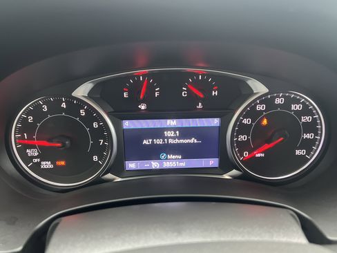 Used 2023 GMC Terrain SLT image 21