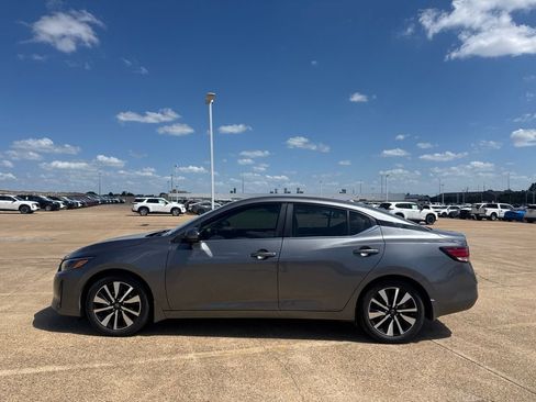 Used 2024 Nissan Sentra SV w/ SV Premium Package FWD image 12