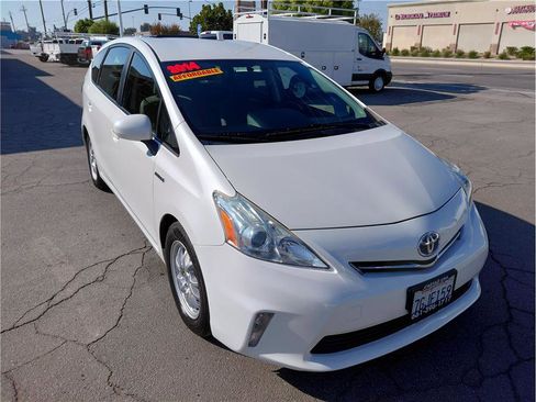 Used 2014 Toyota Prius V Two image 3