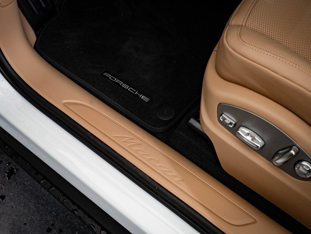 Certified 2026 Porsche Macan AWD/4WD image 44