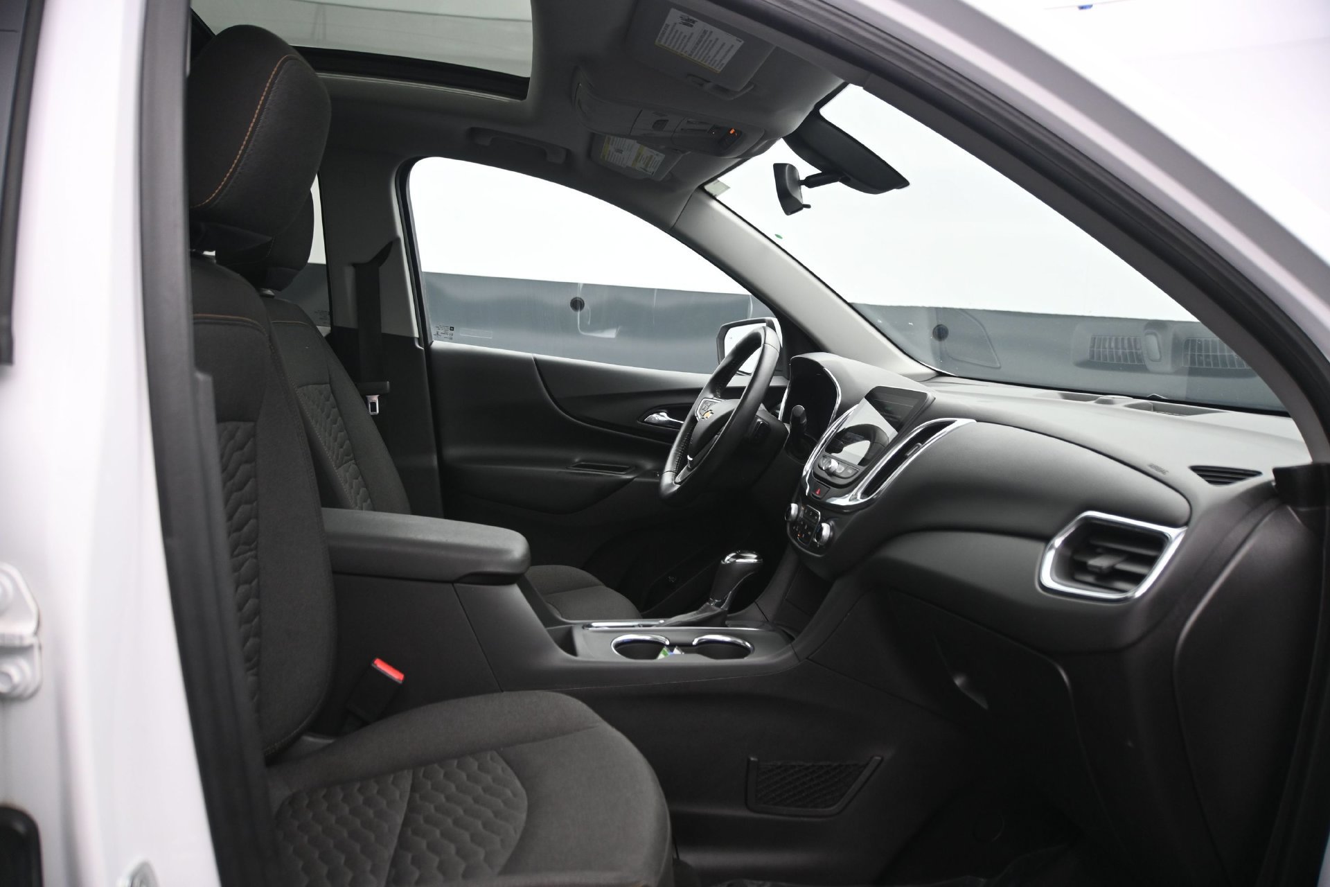 Used 2018 Chevrolet Equinox LT w/ Sun & Infotainment Package FWD image 13
