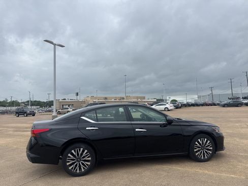 Certified 2025 Nissan Altima 2.5 SV image 25