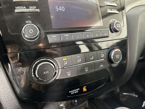 Used 2016 Nissan Rogue S image 9